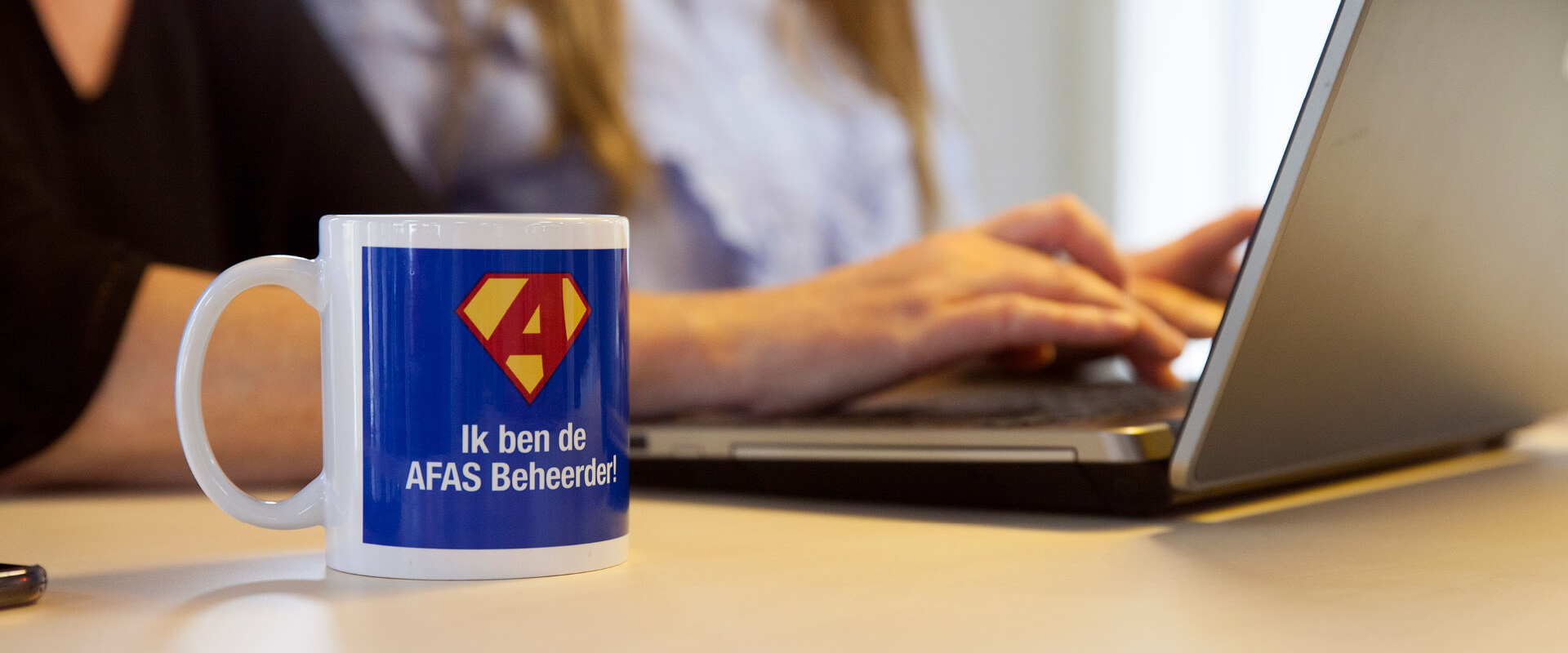 Flirten, hoe doe je dat ook weer? | Relatie Rubriek